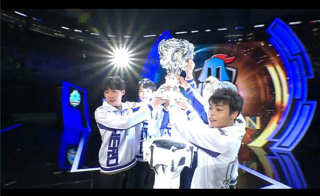 体采访中 体采访中